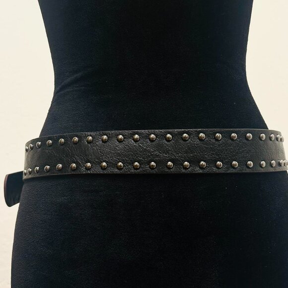 Gothic style belt with heart and angel wings detail - Picture 3 of 3